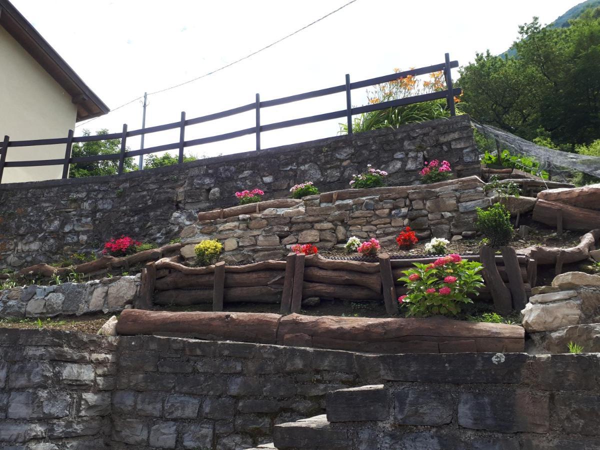 The Silence Holiday Apartment Lezzeno Bagian luar foto