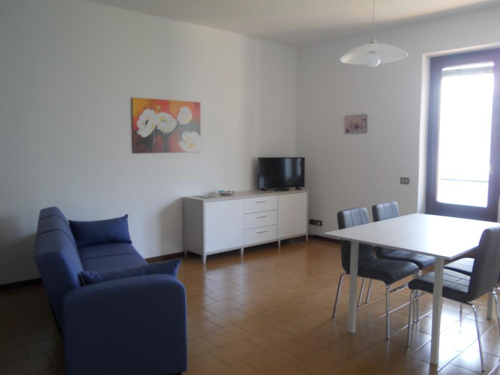 The Silence Holiday Apartment Lezzeno Bagian luar foto