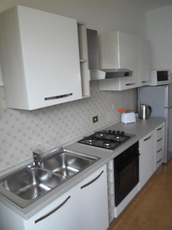 The Silence Holiday Apartment Lezzeno Bagian luar foto