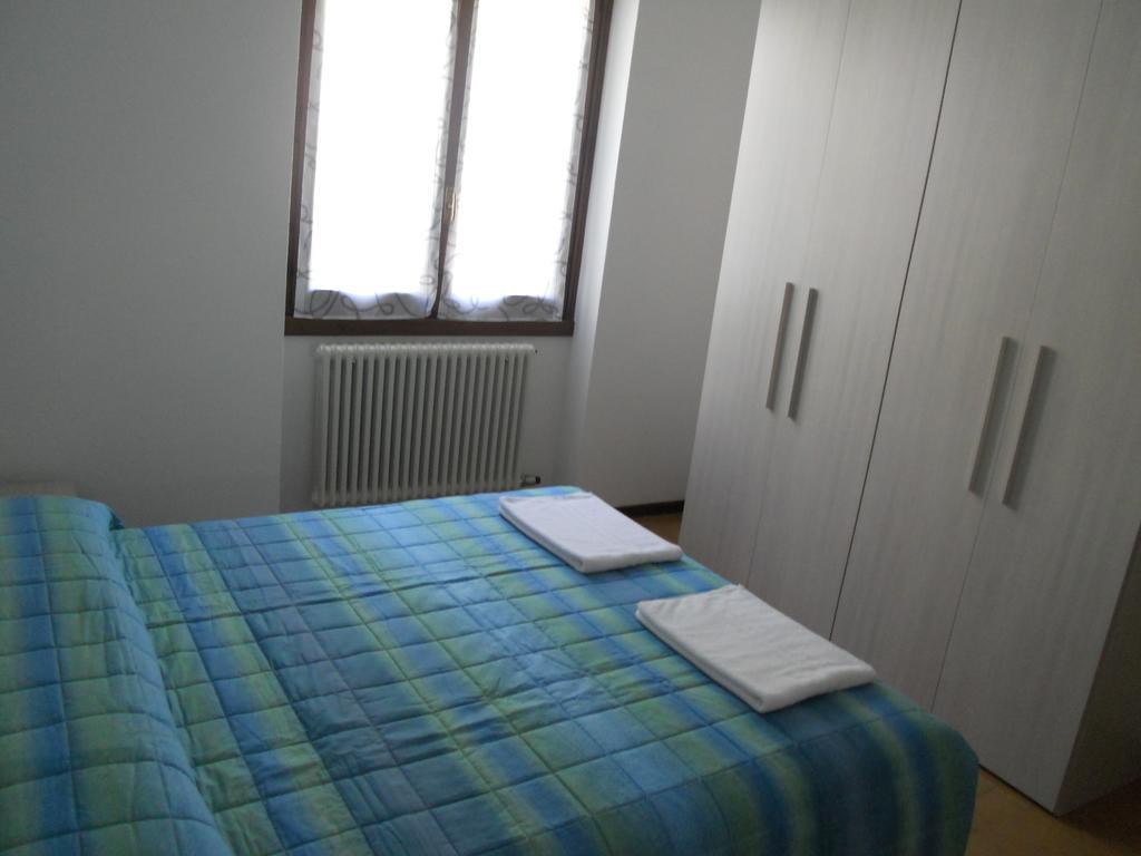 The Silence Holiday Apartment Lezzeno Bagian luar foto