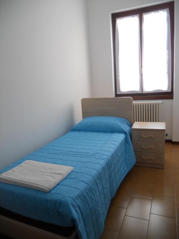 The Silence Holiday Apartment Lezzeno Bagian luar foto